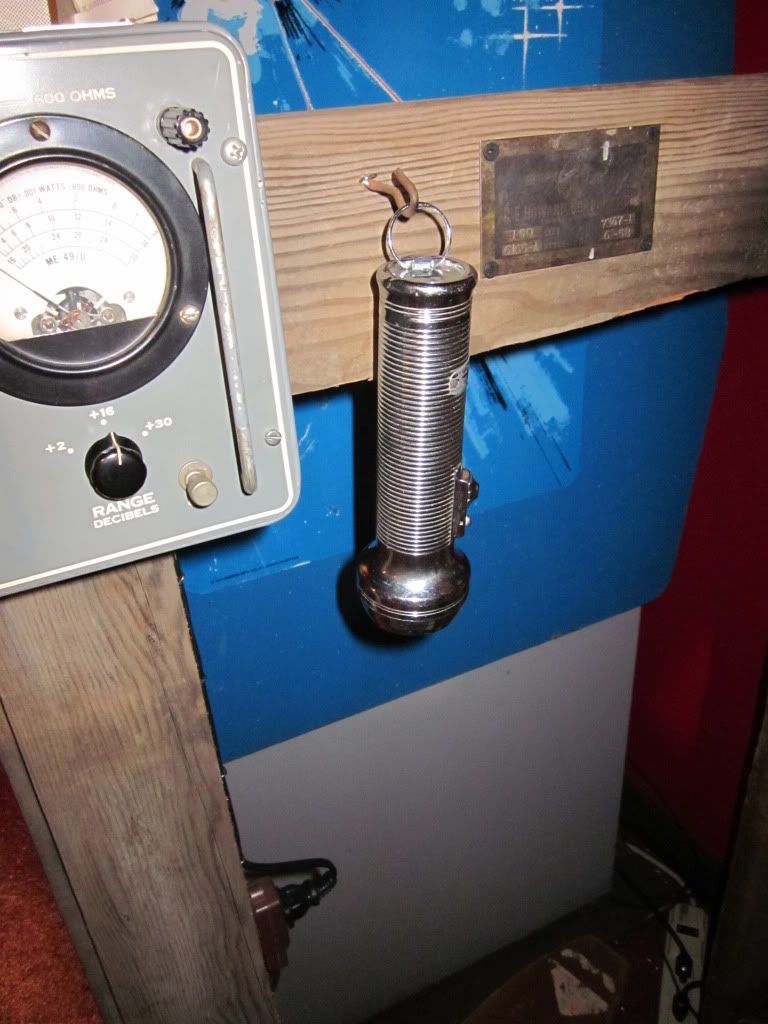 oldflashlight.jpg