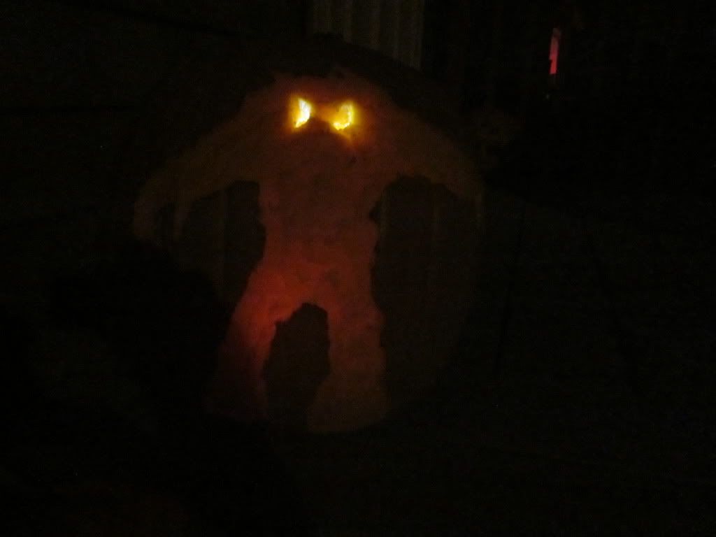 pumpkincarving201210.jpg
