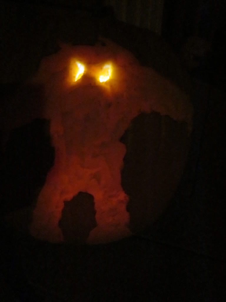 pumpkincarving20129.jpg