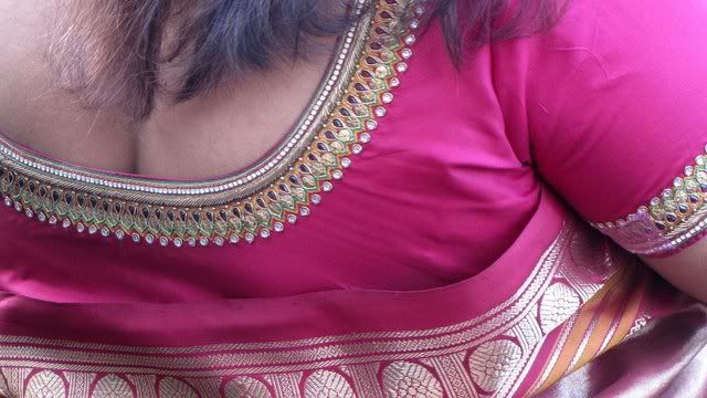 detail of blouse 230111