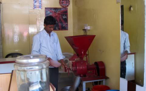 grinding coffee 180211 9thblk