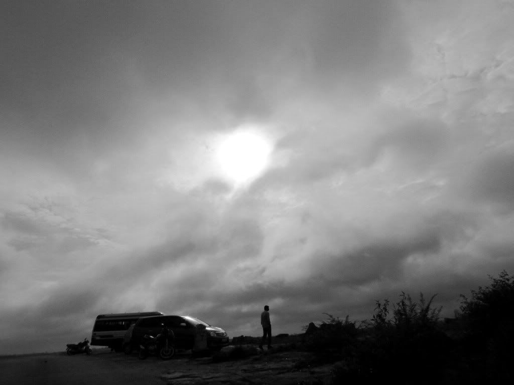 bnw sun and rock and car 070811