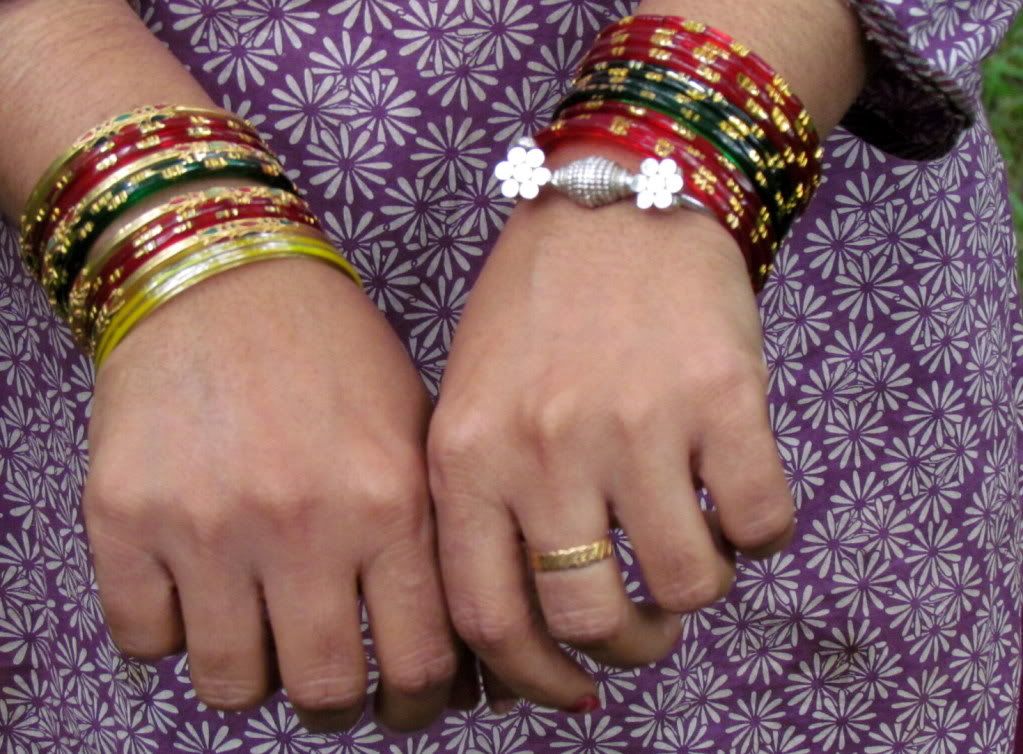 bangles and kangaN 130811 gudavi