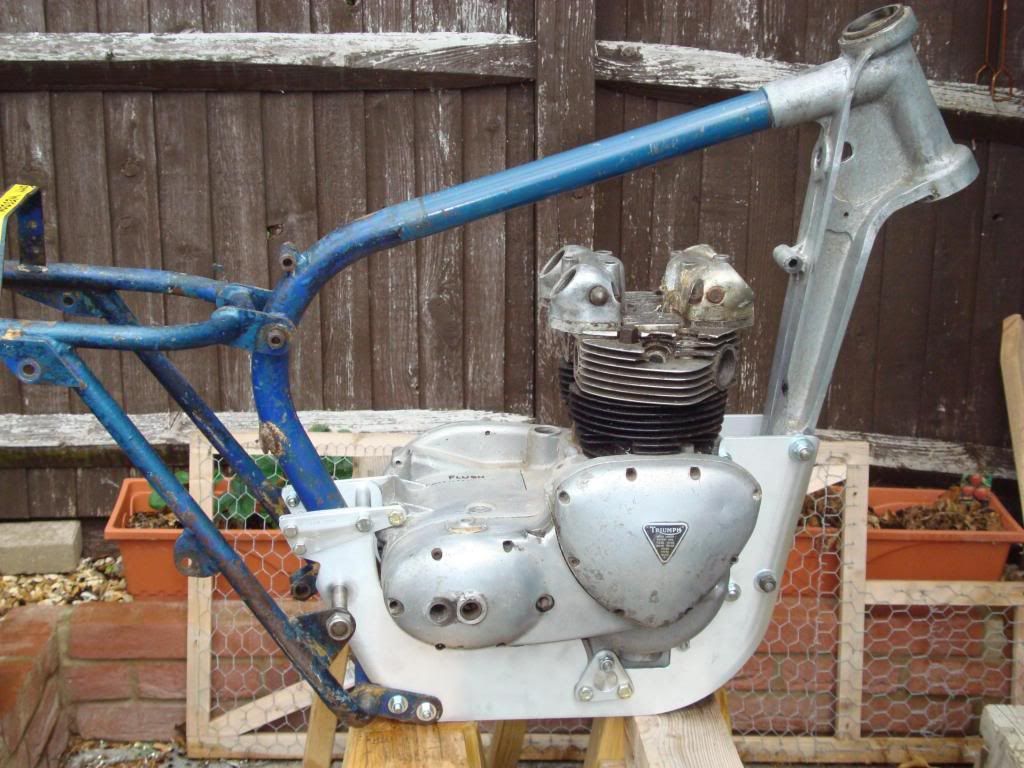 grumphs travels Frame with engine plates