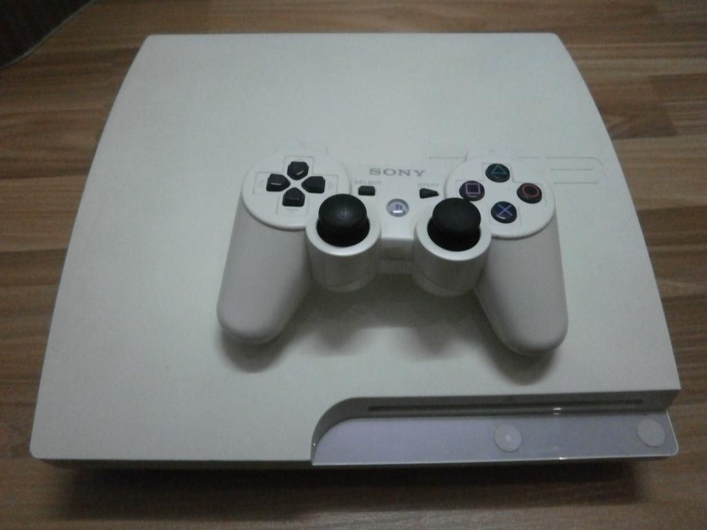 PS3 Slim White 3012B 320GB + 15 game bản quyền theo máy, tay cầm Ds3 white 99%