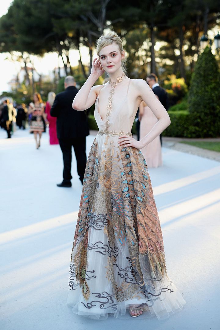  photo Elle Fanning in Valentino AMFAR.jpg