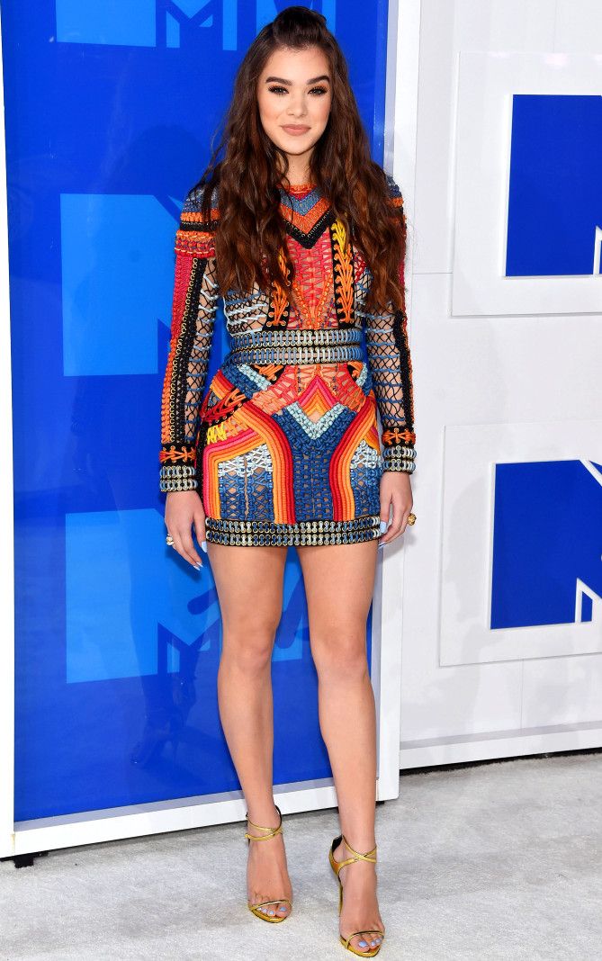  photo Hailee Steinfeld in Balmain.jpg