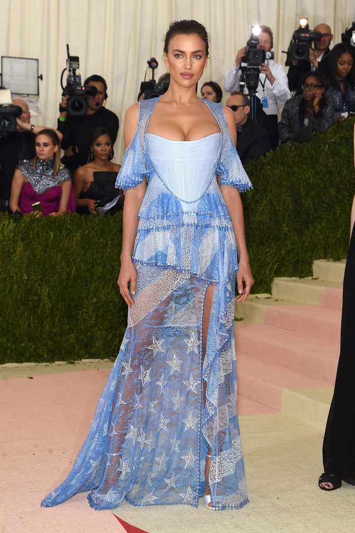  photo Irina Shayk in Givenchy.jpg