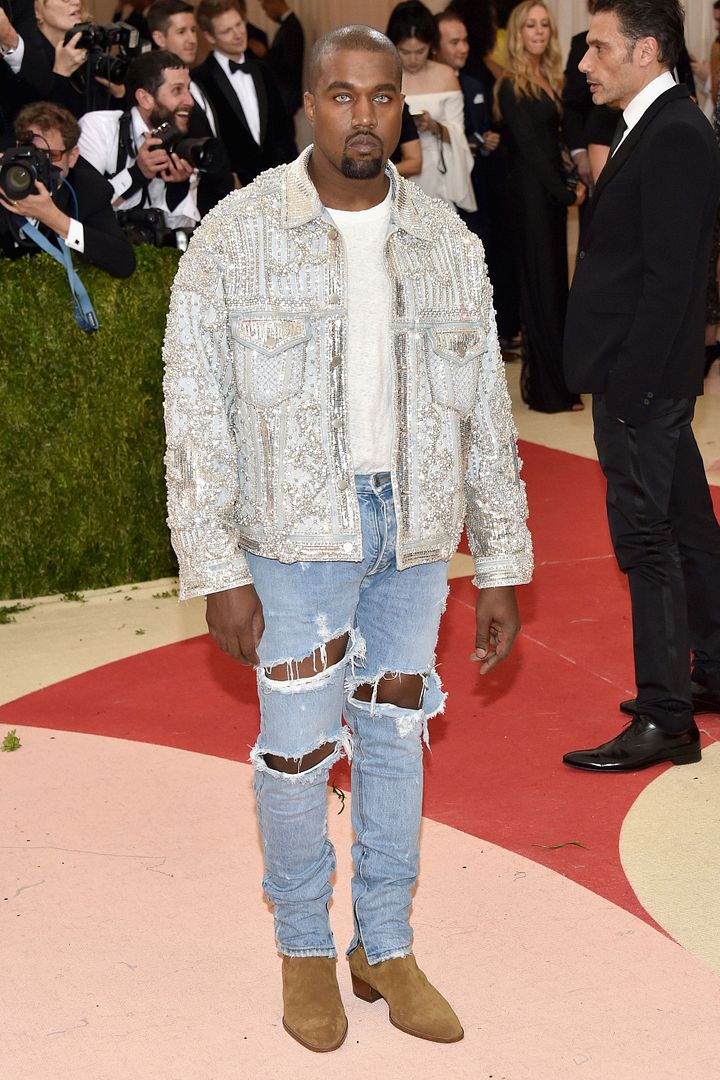  photo Kanye in Balmain.jpg