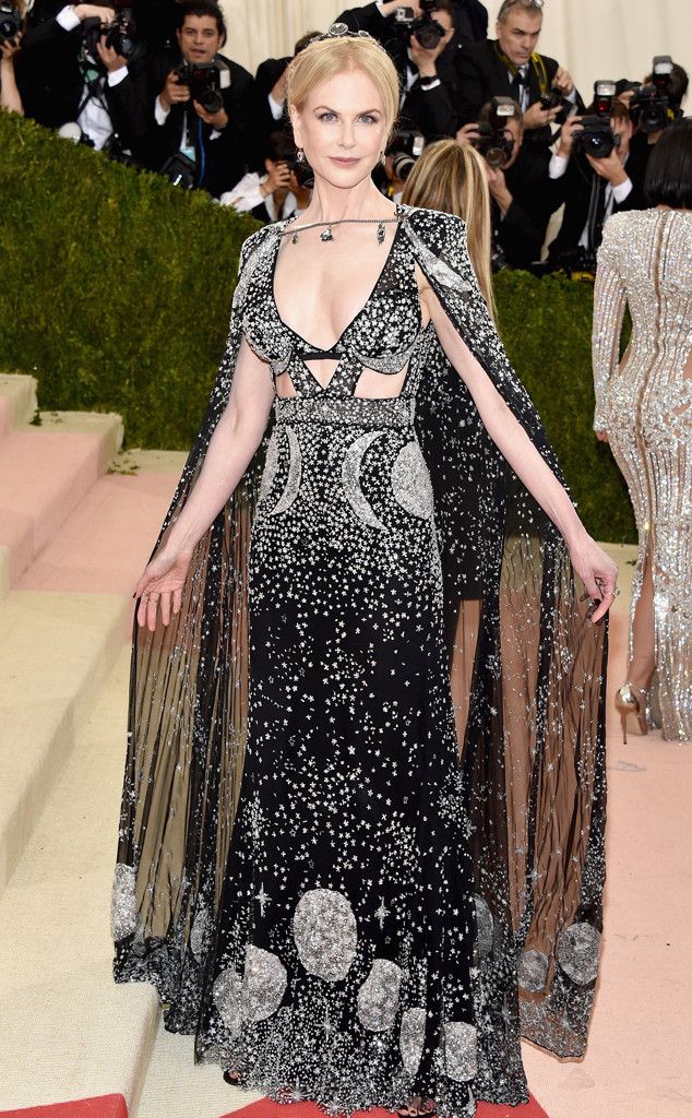  photo Nicole Kidman in Alexander McQueen.jpg