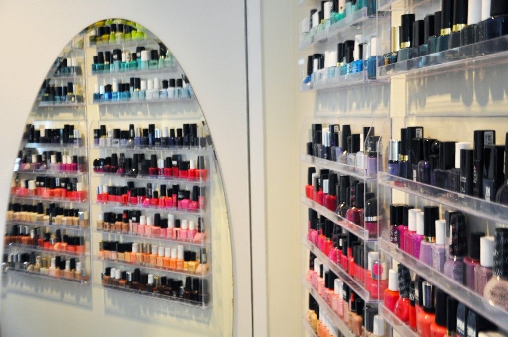 nailpolish wall