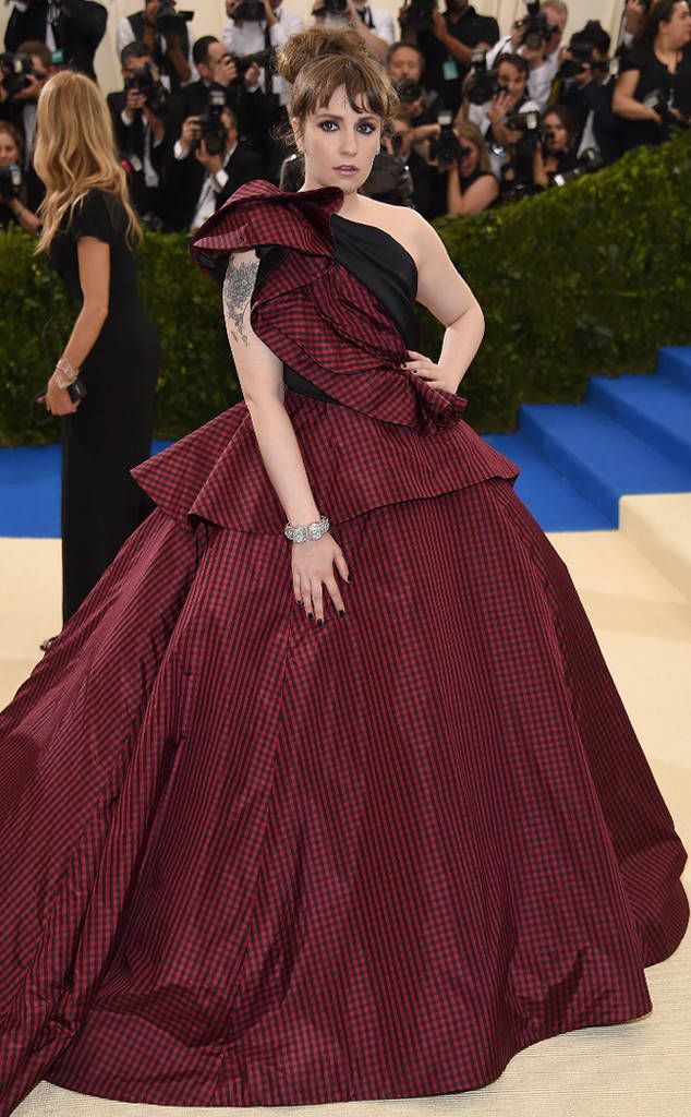  photo Lena Dunham in Elizabeth Kennedy.jpg