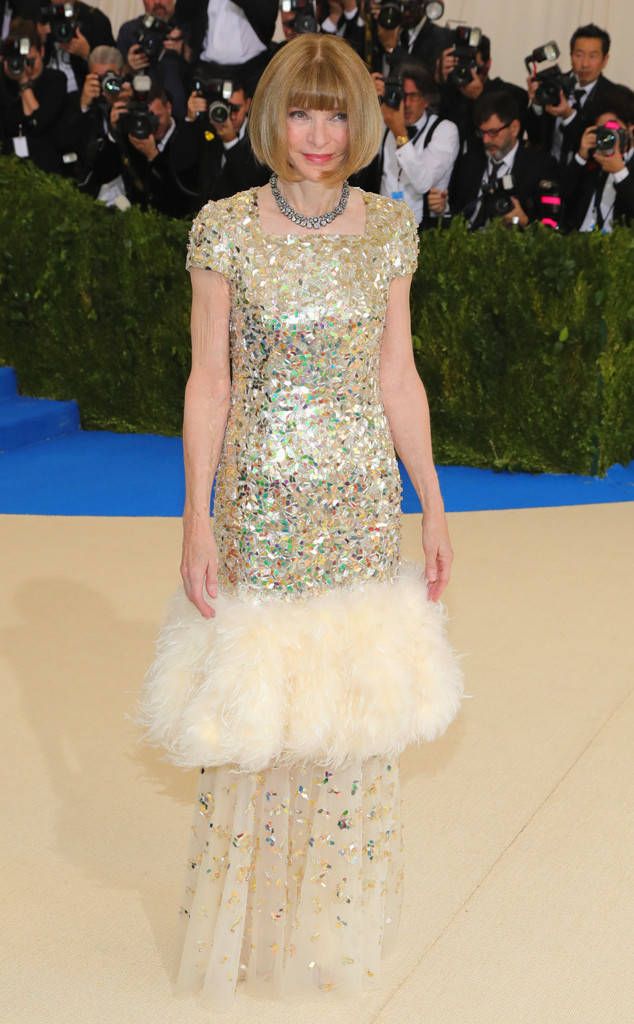  photo Anna Wintour in Chanel.jpg