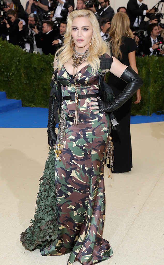  photo Madonna in Moschino.jpg