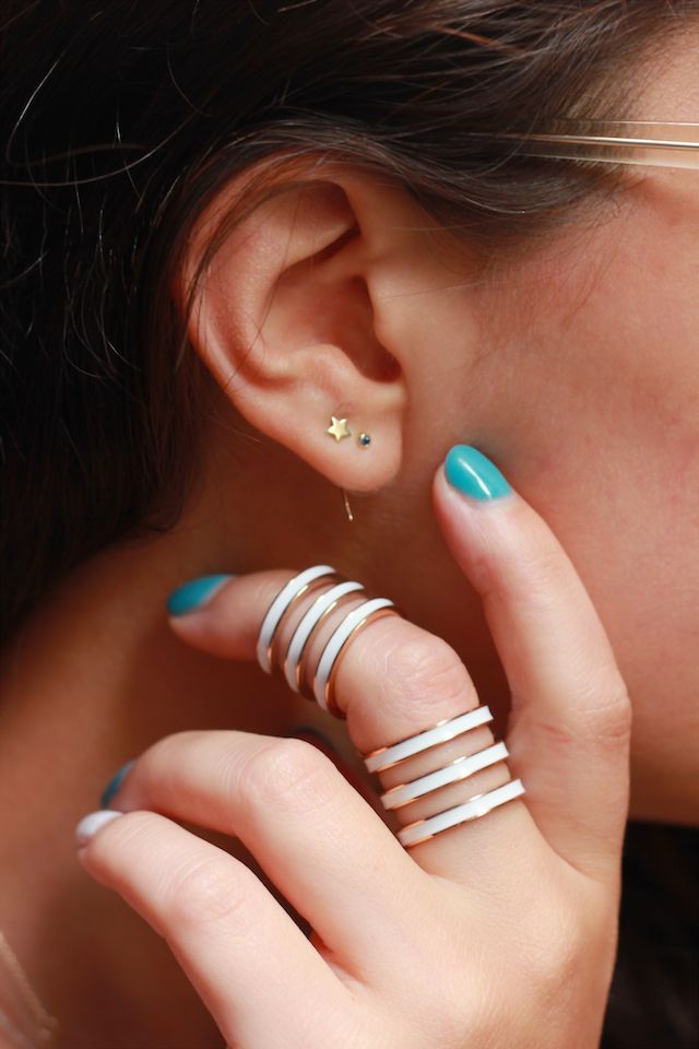 single earring trend, jewelry trend