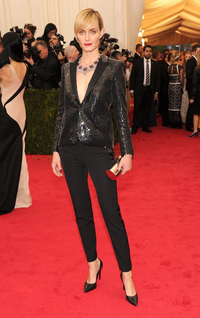 amber valleta, met gala, red carpet