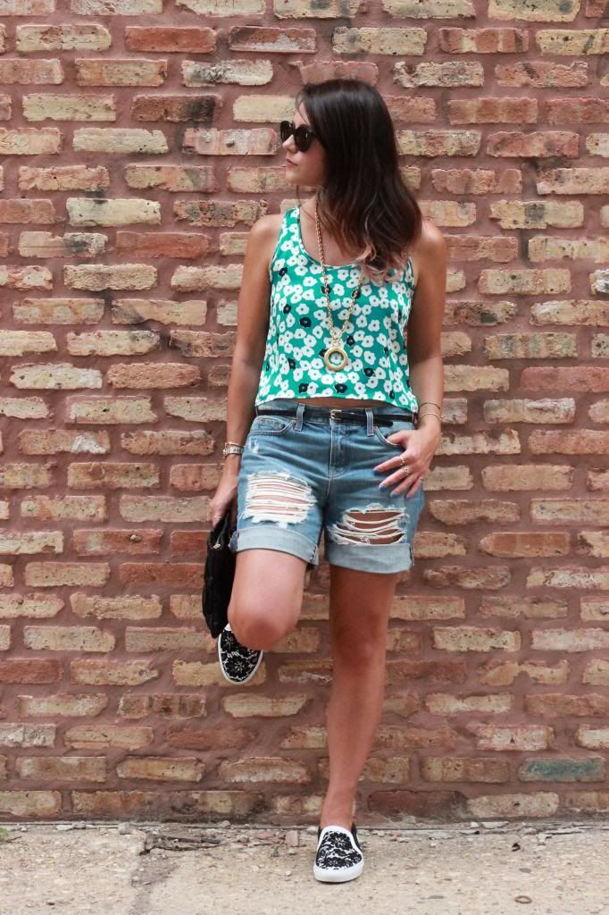 denim shorts street style