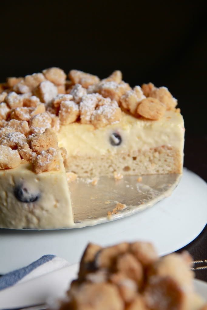 Crumbs and Cookies: post #200- philadelphia almond cake.