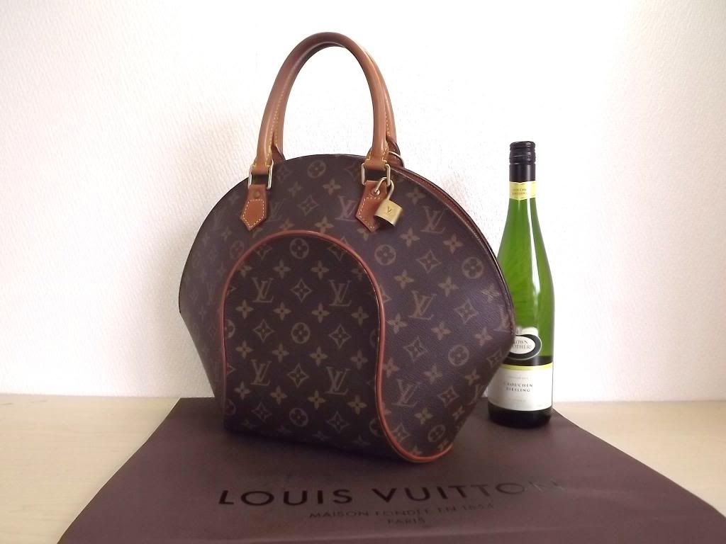 louis vuitton handbags department store